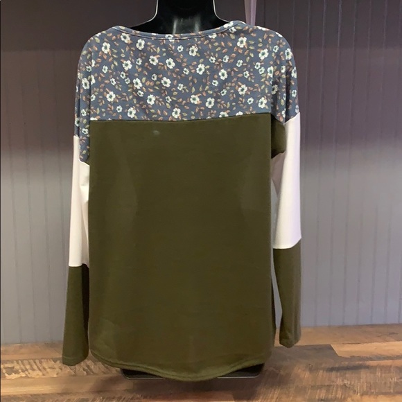 Color block Top - Picture 2 of 2